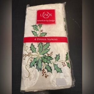 Lenox Set Of 4 Christmas Holiday Napkins Holly Beige Gold Green NEW